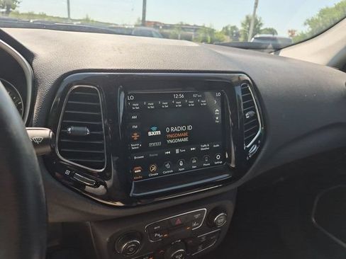 Used 2018 Jeep Compass Limited w/ Navigation Group AWD/4WD image 17