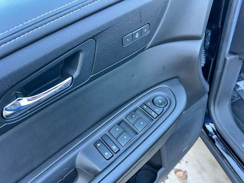 Used 2017 Chevrolet Traverse Premier image 16