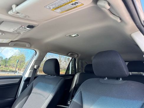 Used 2018 Subaru Outback 2.5i Premium image 25