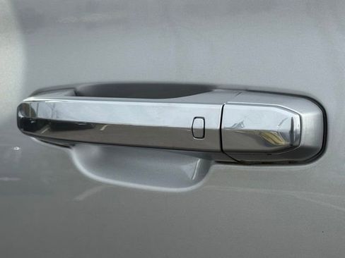 Used 2020 Cadillac Escalade Luxury image 13