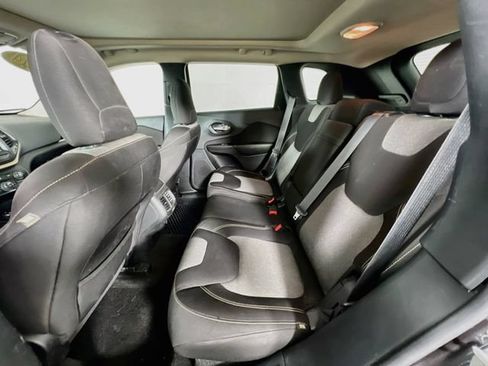 Used 2014 Jeep Cherokee Latitude w/ Comfort/Convenience Group AWD/4WD image 24
