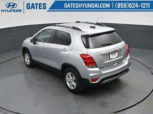 Used 2022 Chevrolet Trax LT w/ LT Convenience Package image 46