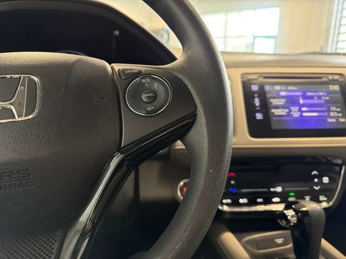 Used 2018 Honda HR-V EX image 12