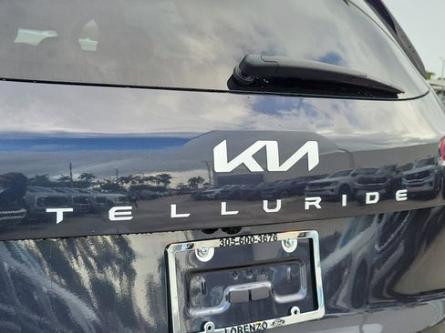Used 2025 Kia Telluride S FWD image 10