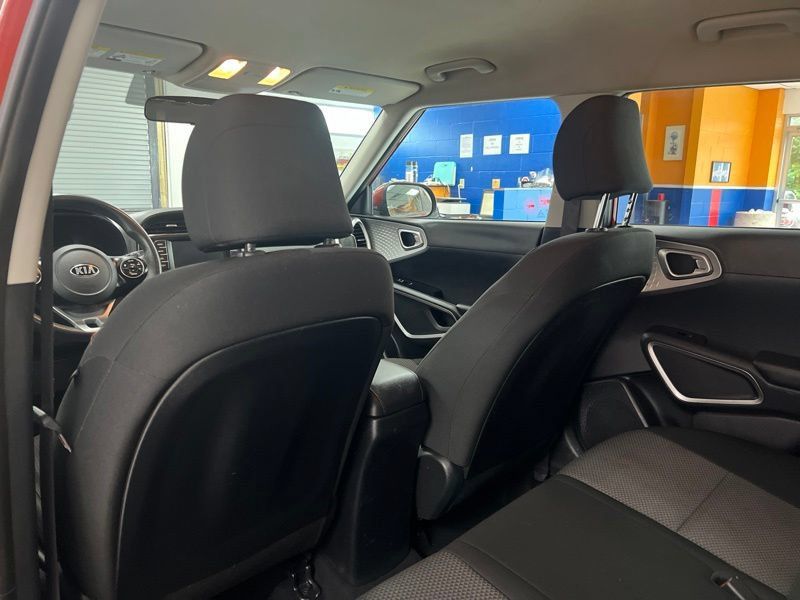 Used 2020 Kia Soul LX FWD image 16