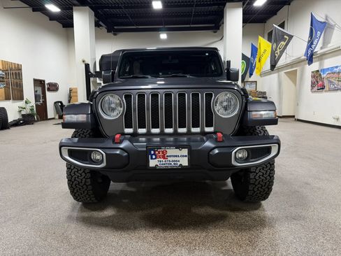 Used 2020 Jeep Wrangler Unlimited Sahara w/ Uconnect 4C Nav & Sound Group AWD/4WD image 2