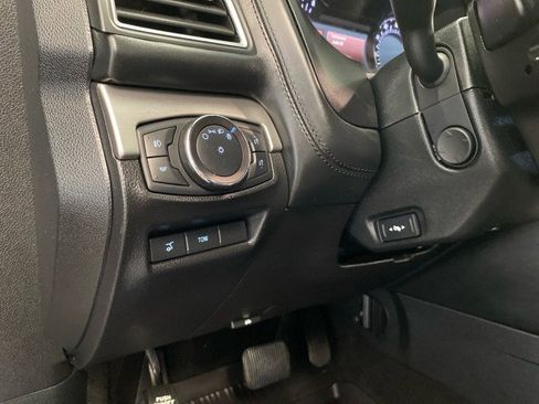 Used 2019 Ford Explorer Platinum image 19