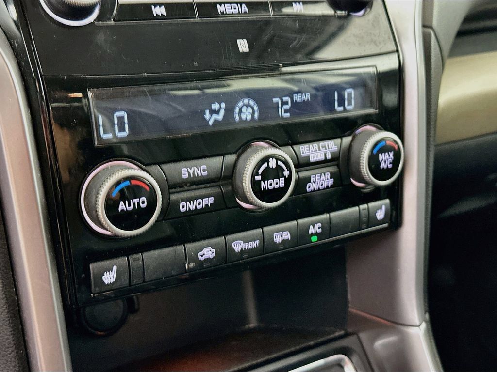 Used 2019 Subaru Ascent Limited w/ Popular Package #4 AWD/4WD image 21