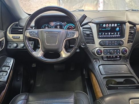 Used 2019 GMC Yukon XL Denali w/ Denali Ultimate Package image 17