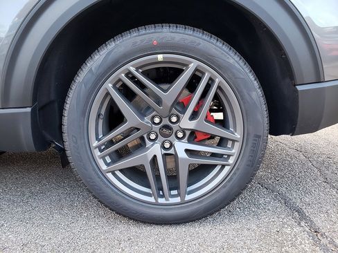 New 2026 Ford Explorer ST-Line w/ ST-Line Street Pack image 15