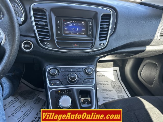 Used 2016 Chrysler 200 Limited FWD image 15