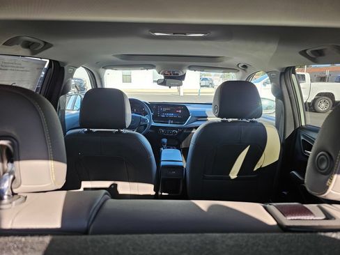 New 2026 Chevrolet Trax ACTIV w/ Sunroof Package FWD image 16
