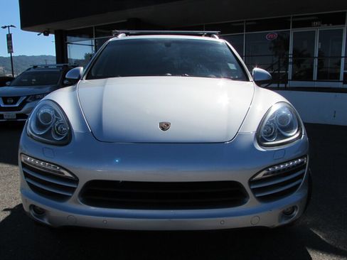 Used 2012 Porsche Cayenne AWD/4WD image 2