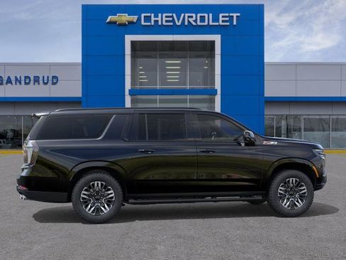 New 2026 Chevrolet Suburban Z71 w/ Comfort Package AWD/4WD image 29