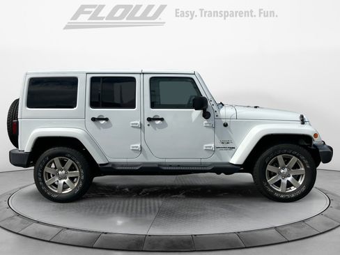 Used 2018 Jeep Wrangler Unlimited Sahara w/ Max Tow Package AWD/4WD image 10