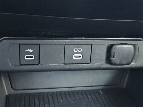 Used 2023 Toyota Prius XLE image 30