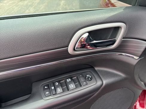 Used 2021 Jeep Grand Cherokee Limited w/ Sun & Sound Group AWD/4WD image 19