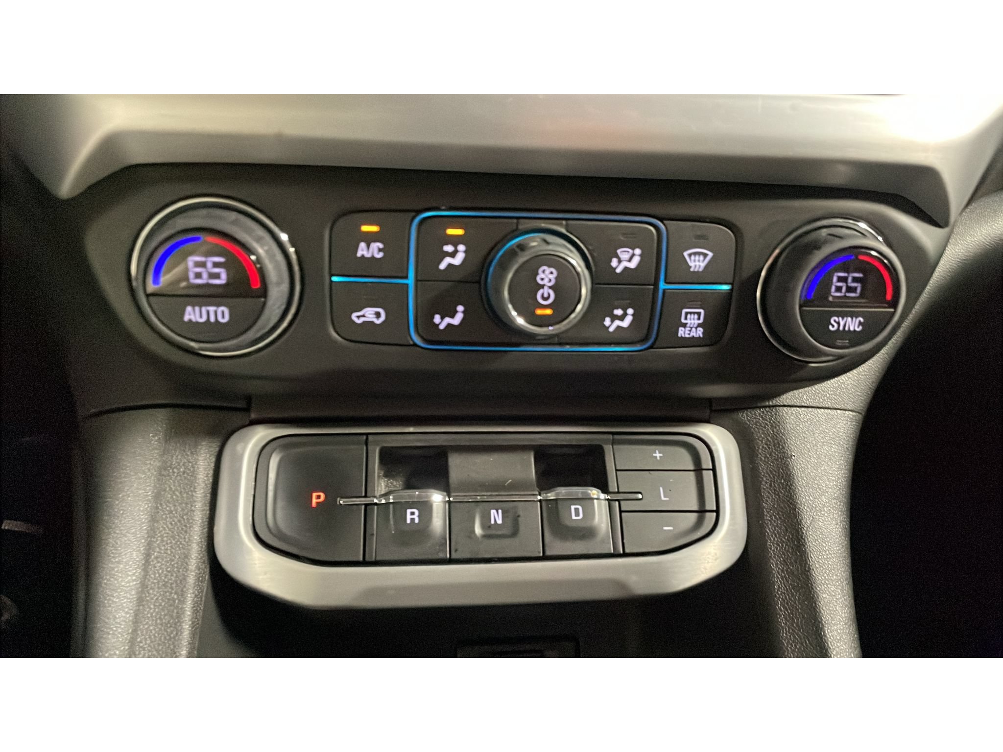 Used 2023 GMC Acadia SLT w/ Elevation Edition AWD/4WD image 14