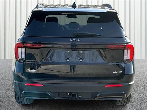 Used 2025 Ford Explorer ST-Line w/ ST-Line Street Pack image 4