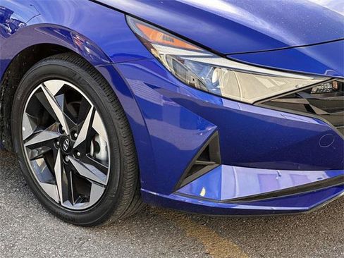 Certified 2023 Hyundai Elantra SEL w/ Convenience Package image 10
