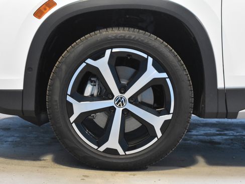 New 2026 Volkswagen Tiguan SE image 20