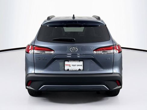 Certified 2025 Toyota Corolla Cross LE w/ Moonroof Package FWD image 11