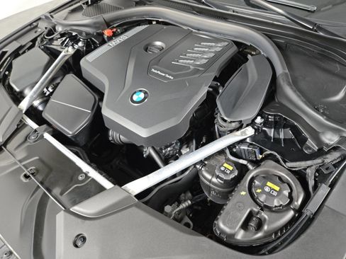 Used 2023 BMW 530i w/ Convenience Package image 23