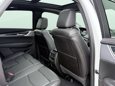 Used 2024 Cadillac XT5 Premium Luxury FWD image 38