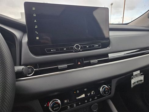 New 2026 Mitsubishi Outlander SE image 11