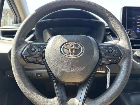 Used 2025 Toyota Corolla LE FWD image 20