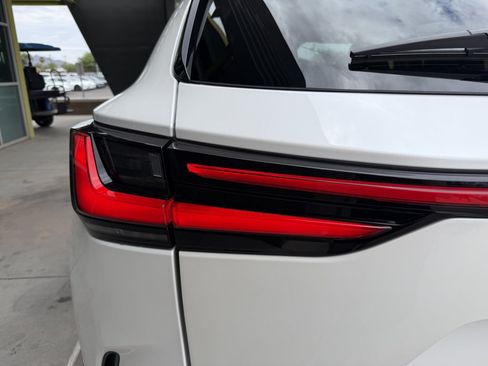 Used 2025 Lexus NX 250 FWD w/ Premium Package image 14
