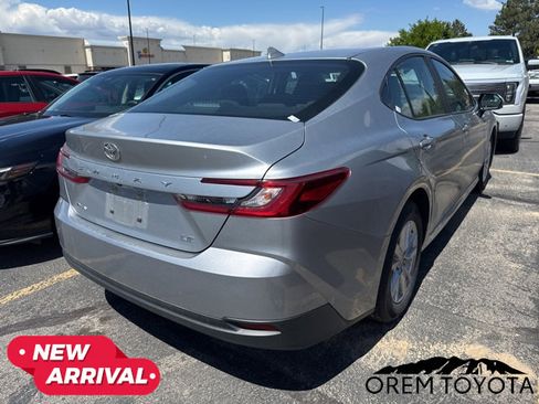 Used 2025 Toyota Camry Hybrid FWD image 17