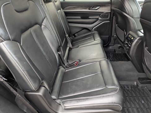 Used 2021 Jeep Grand Cherokee L Limited AWD/4WD image 19