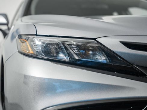 Used 2023 Toyota Camry SE image 13