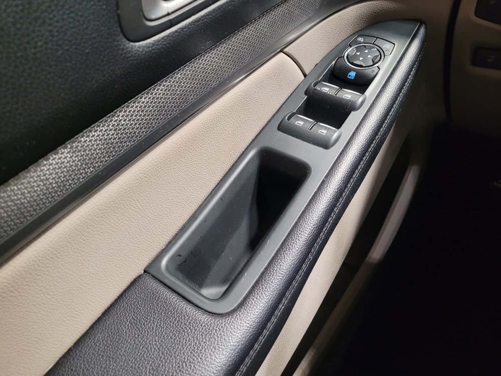 Used 2018 Ford Explorer XLT w/ Equipment Group 202A FWD image 27