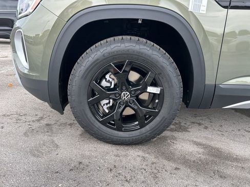 Used 2025 Volkswagen Atlas Peak Edition SE image 49