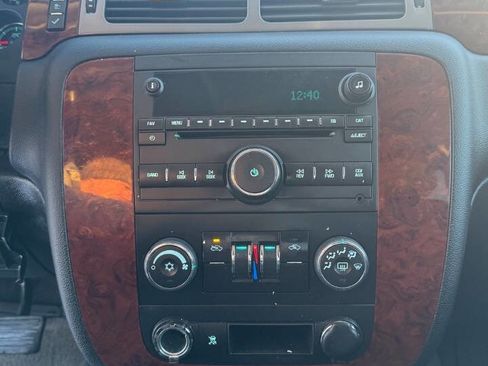 Used 2011 Chevrolet Avalanche LS image 14