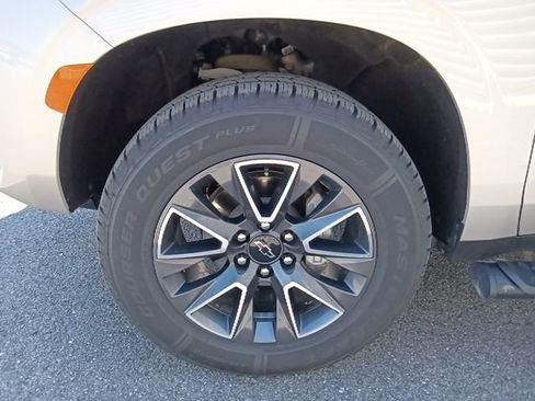 Used 2024 Chevrolet Tahoe Z71 w/ Luxury Package AWD/4WD image 10