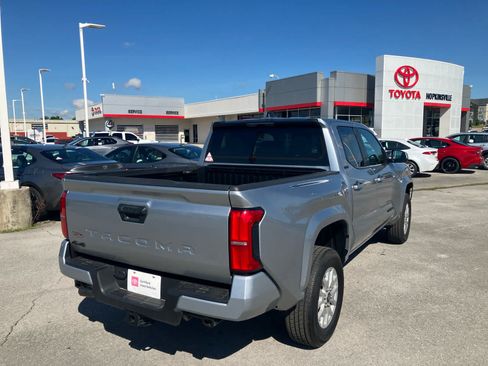 Certified 2026 Toyota Tacoma SR5 AWD/4WD image 9