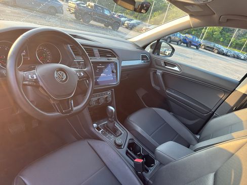 Used 2019 Volkswagen Tiguan SEL AWD/4WD image 26