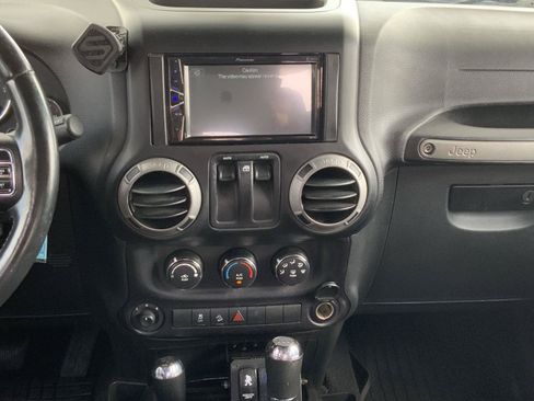 Used 2015 Jeep Wrangler Sport w/ Quick Order Package 24S AWD/4WD image 23