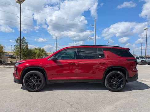 Used 2024 Chevrolet Traverse RS image 7