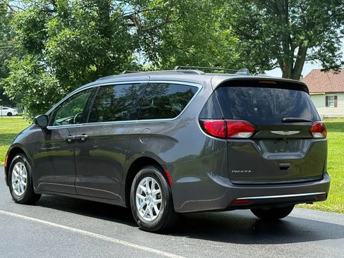 Used 2020 Chrysler Voyager Lxi FWD image 7