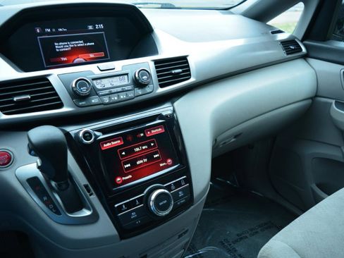 Used 2016 Honda Odyssey SE image 20