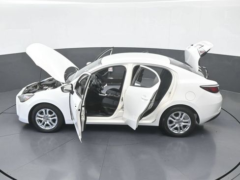 Used 2017 Toyota Yaris iA FWD image 67