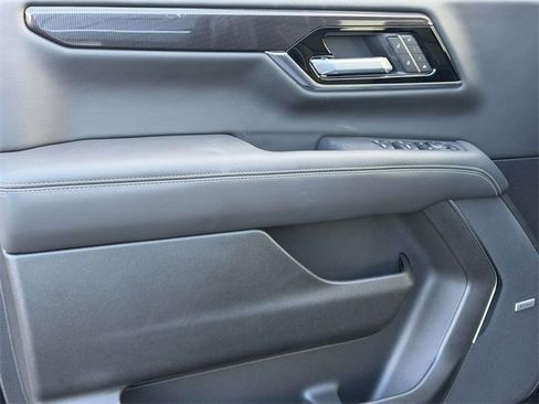 New 2026 GMC Yukon Elevation image 6