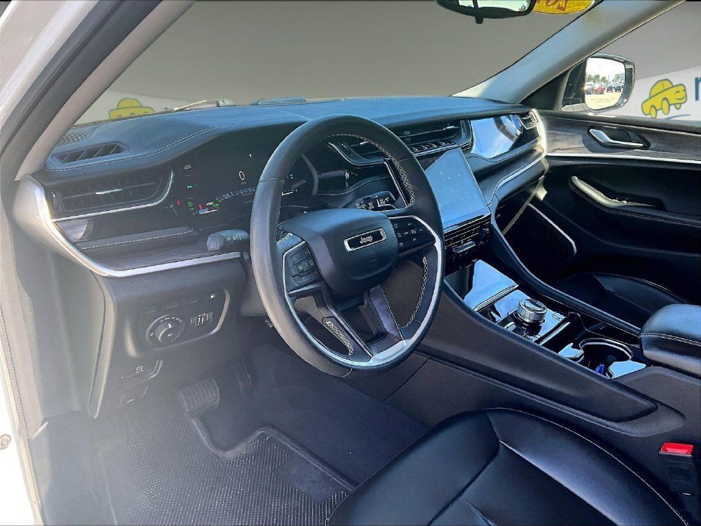 Used 2023 Jeep Grand Cherokee 4WD 4xe image 8