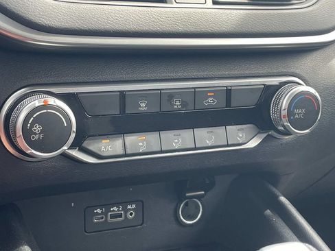 Used 2022 Nissan Altima 2.5 SV image 19