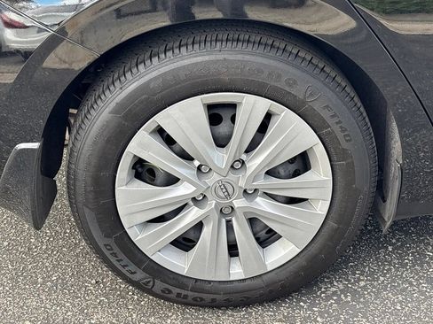 Certified 2025 Nissan Sentra S FWD image 30