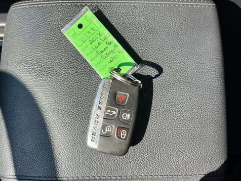 Used 2018 Land Rover Range Rover Evoque SE image 31